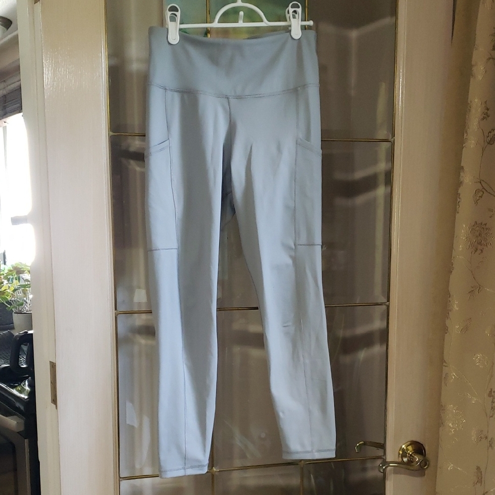 BR Standard NWOT Women's Grey Active Leggings With Pockets, Size M (44/90-94cm)